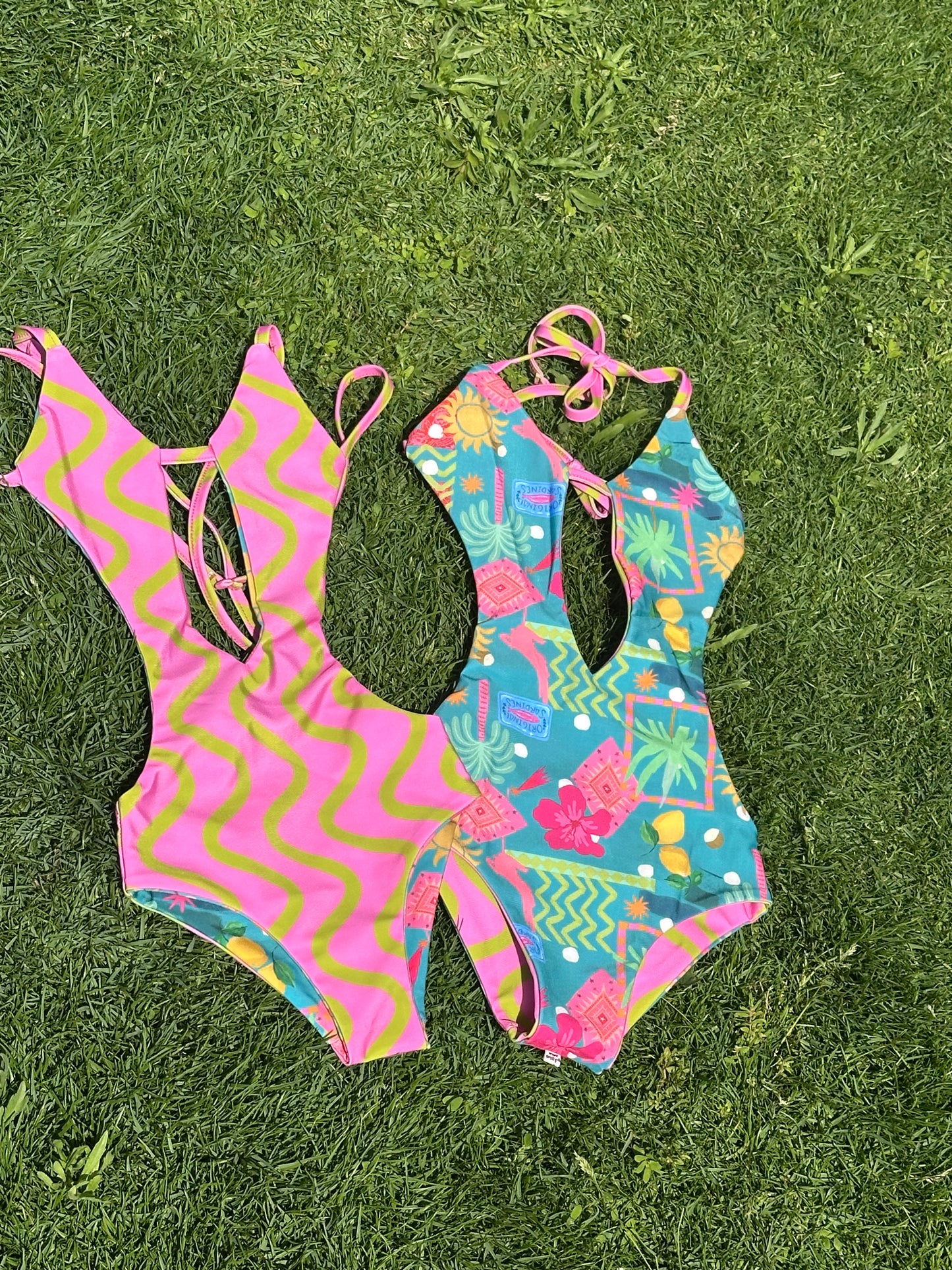 Reversible Spring Vibe & Pink Waves Vcut